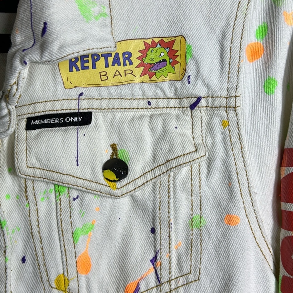 NICKELODEON Rugrats Reptar Bar White Jean Jacket Paint Splatter - Picture 7 of 11